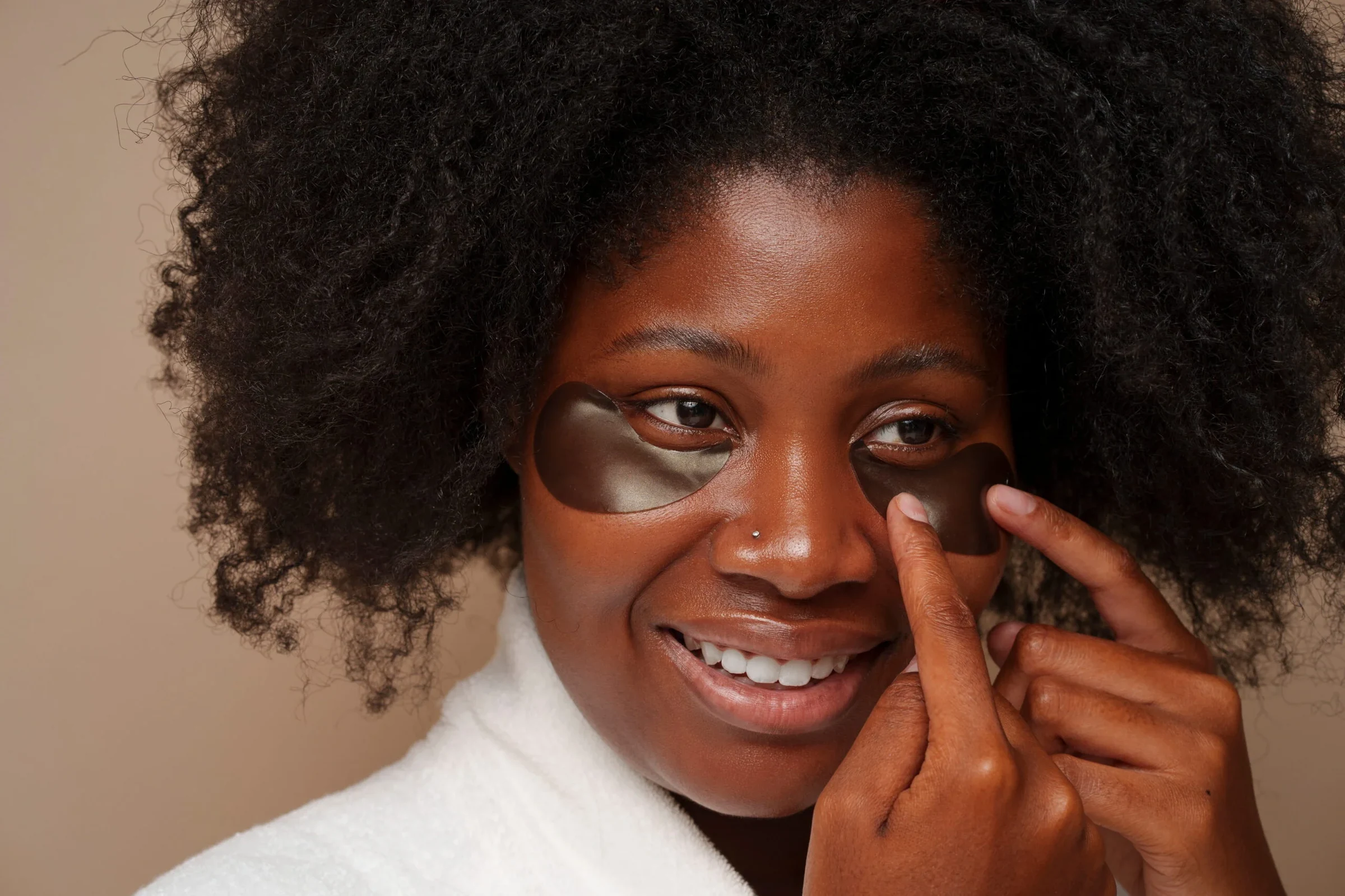 Detail of defined brows and lashes